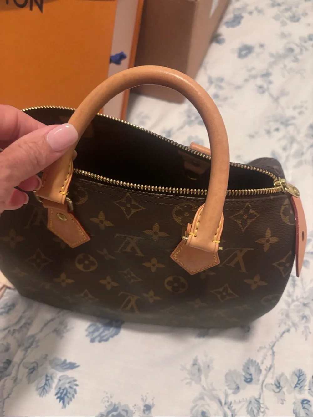 Louis Vuitton Brown Monogram Speedy Bandoulière Handbag 25